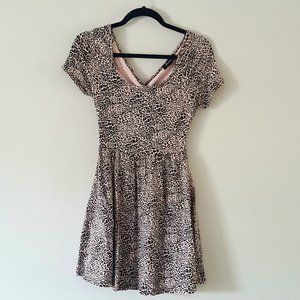 Women's Light Pink Leopard Pleated Dress Sz M